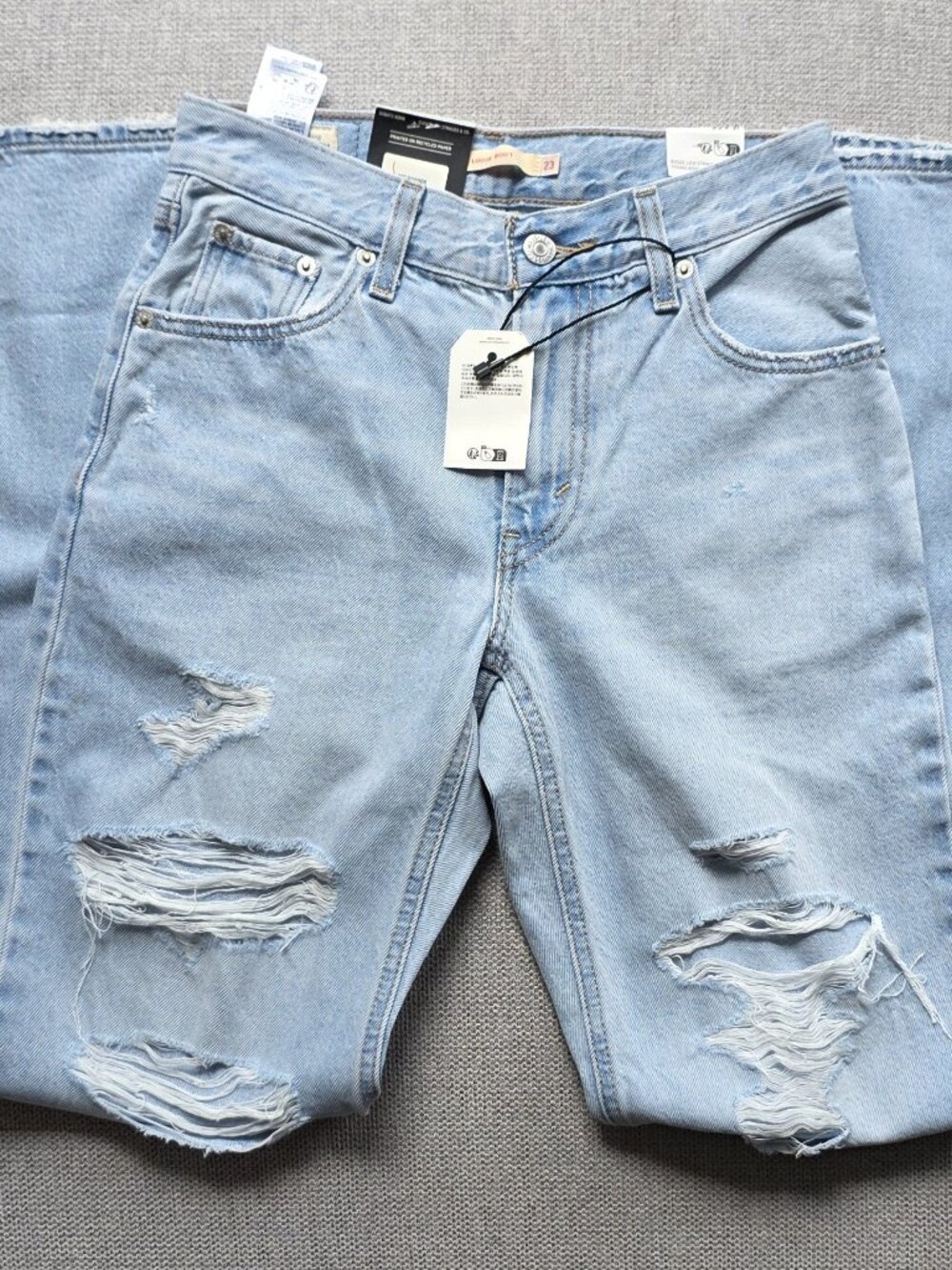 NWT Levi's Loose Boot Jeans - Light Wash - Size 23x31 - Distressed